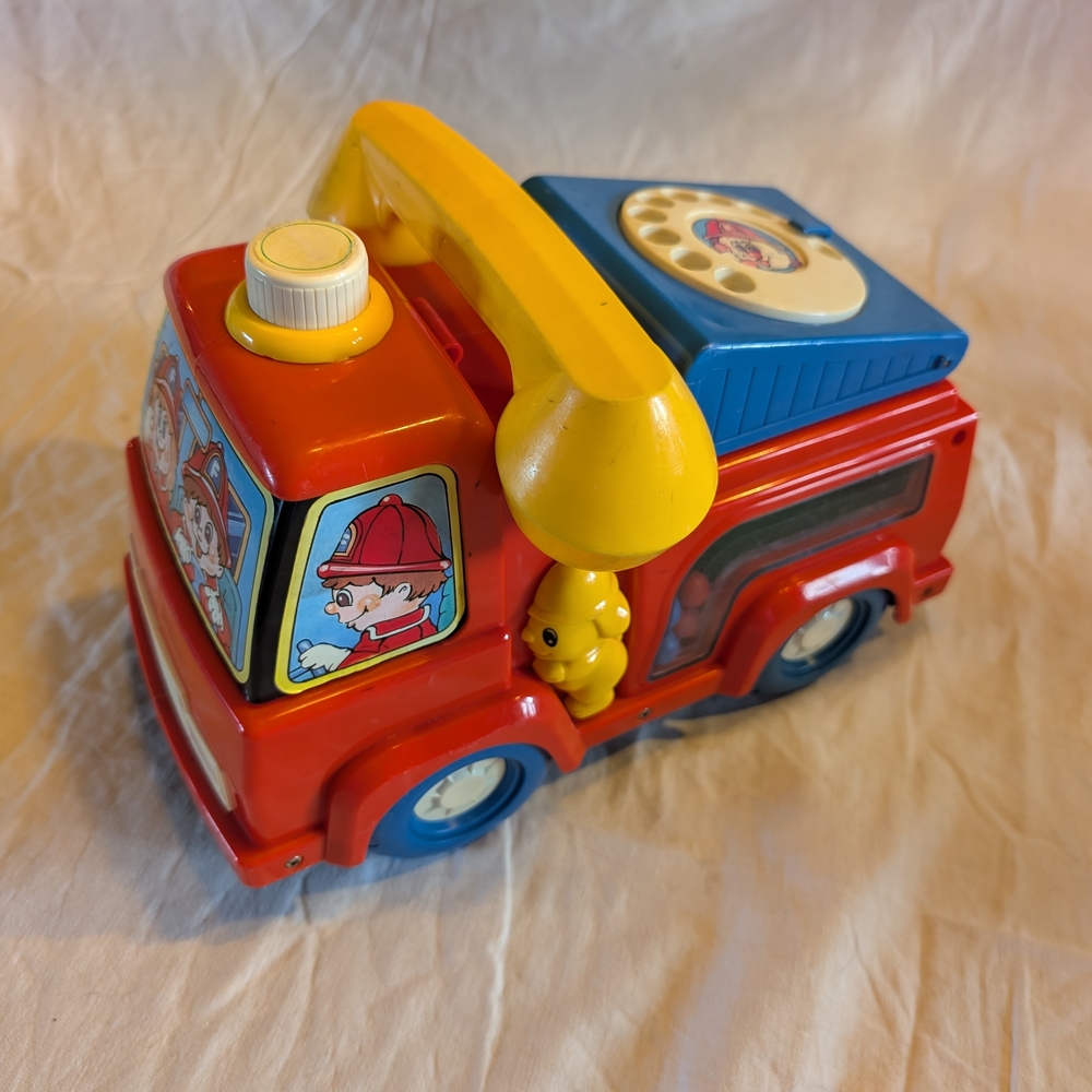 2/20$ Kids Red and Yellow Phone Fire Truck Toy - Classic Push & Play